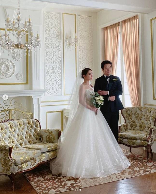 배우 이민정(왼쪽)과 권상우. 출처| 이민정 채널