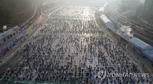 2019 화천산천어축제 인파 [연합뉴스 자료사진]