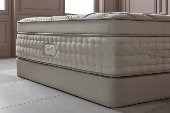 시몬스의 침대 최상급 라인 ‘뷰티레스트 블랙’의 최상급 모델 ‘켈리’ 상세컷. [사진 각 브랜드]