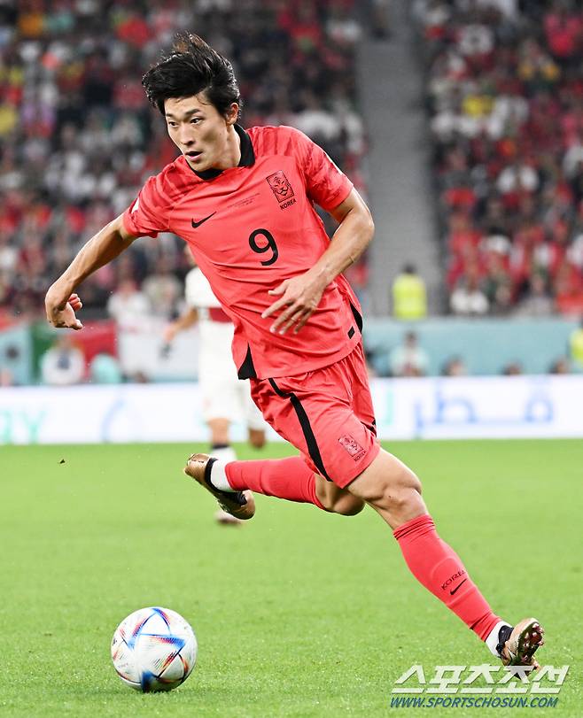 3일(한국시각) 카타르 도하 알라이얀의 에듀케이션 시티 스타디움에서 한국과 포르투갈의 경기가 열렸다. 측면 돌파하는 조규성. 알라이얀(카타르)=송정헌 기자songs@sportschosun.com/2022.12.03/