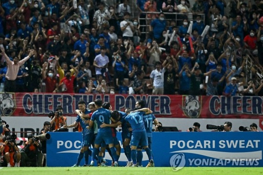 2-0 만드는 골 넣고 기뻐하는 태국 선수들 [사진=AFP/연합뉴스]