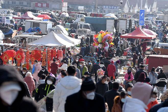 중국 산둥성 한 시장(사진=AFP)