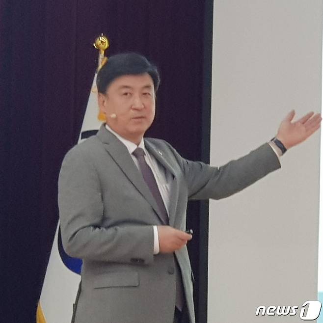 방세환 광주시장이 12일 시청 대회의실에서 가진 신년 기자회견에서 올해 시정 추진 계획을 밝히고 있다.ⓒ News1 김평석 기자