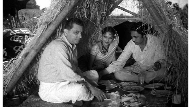 1937년 영화 '아이잗' 촬영장의 히만슈 라이, 데비카 라니, 아쇼크 쿠마르