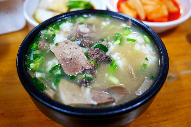 포항 사람들에게 입소문 난 장기식당 소머리곰탕