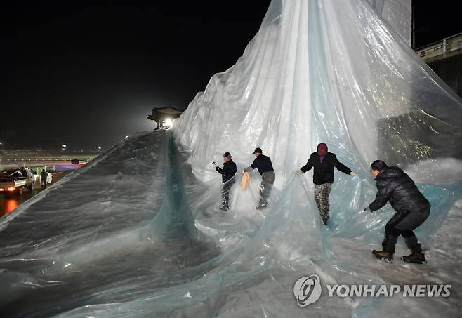 화천 산천어축제 13일 긴급 휴장 [화천군 제공. 재판매 및 DB 금지]