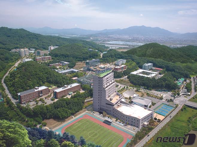 14일 교통대학교는 대학혁신 과제 아이디어 발굴 공모전 결과 8개의 우수 아이디어를 선정했다고 밝혔다. 사진은 교통대 충주캠퍼스.(교통대 제공)2023.1.14/뉴스1