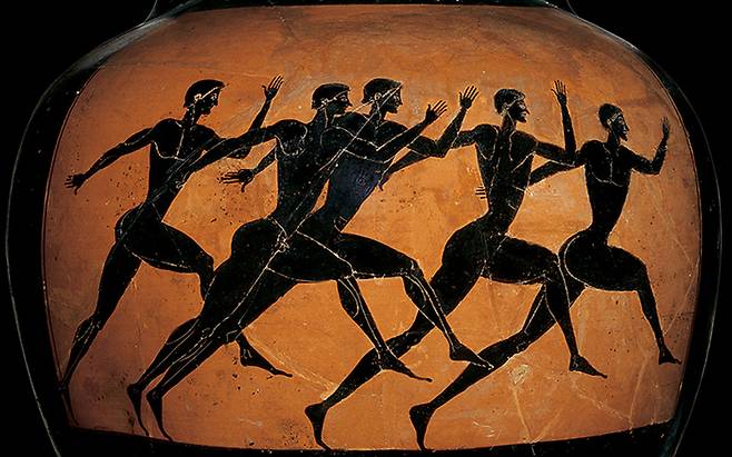 고대 그리스 항아리 암포라에 새겨진 운동하는 시민의 모습. 그들은 벗고 운동했지만, 절대 ‘귀두’는 노출하지 않았다. 귀두를 노출하는 건 그들에게 씻을 수 없는 치욕과도 같았다.