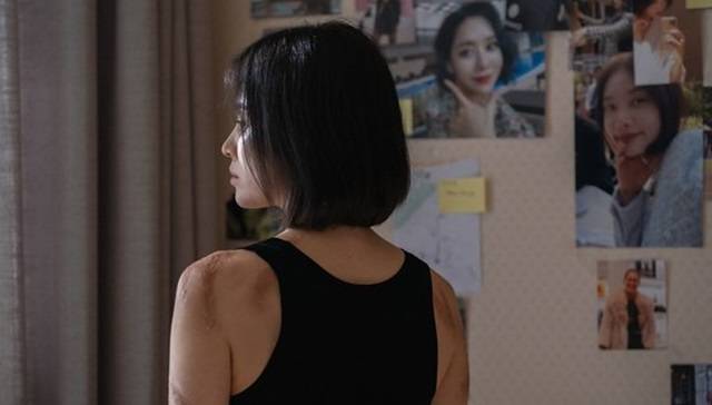 '글로벌 TOP10 TV(비영어) 부문' 1위 '더글로리'는 화제성에서도 압도하고 있다. 총 14편의 OTT 작품 중 화제성 54.0%를 차지하며 독주하고 있고, 송혜교는 출연자 부문에서 1위를 달리고 있다. /넷플릭스 제공