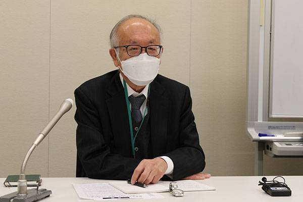 한국 정부 배상 해법에 반대 입장 설명하는 오카모토 아쓰시 전 '세카이' 편집장 [사진 제공: 연합뉴스]