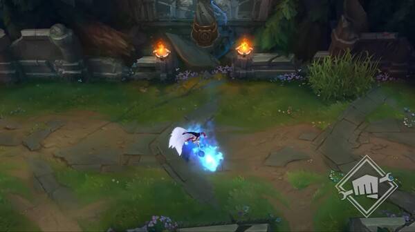 - 궁극기 사용 시 공중에 뜬 상태가 된다. 꼬리도 자연스럽게 뭉쳐졌다.