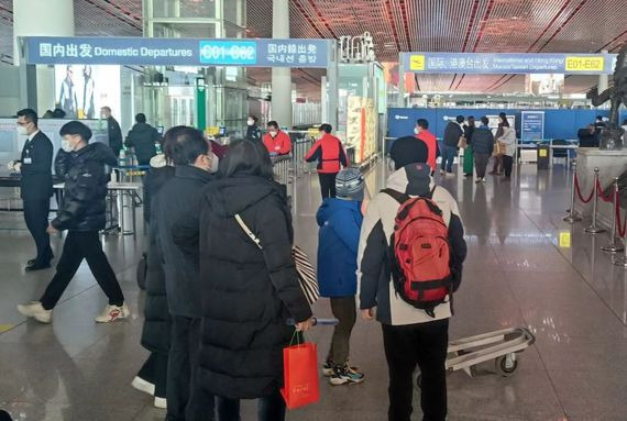 지난 8일 중국 베이징 서우두 국제공항 출국장. 사진=정지우 특파원