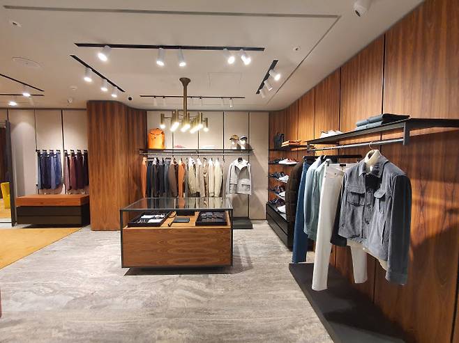 갤러리아백화점 브리오니 매장 전경. (사진=신원)