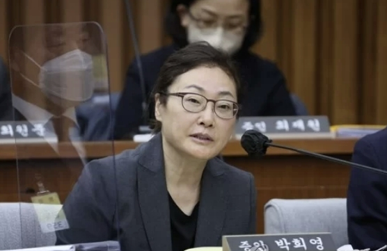 박희영 용산구청장이 6일 오전 국회에서 열린 ‘이태원 참사 국정조사 특별위원회’ 2차 청문회에서 발언하고 있다. [사진 = 연합뉴스]