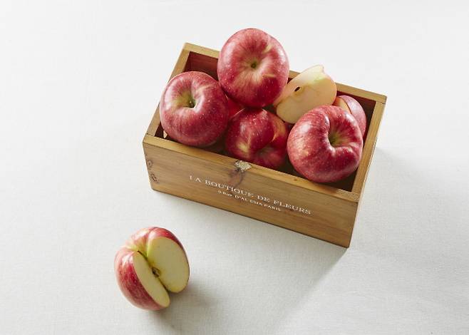 명절의 대표 과일인 사과는 식이섬유(펙틴)가 많아 장 건강에 도움이 된다. [사진=국립농업과학원]