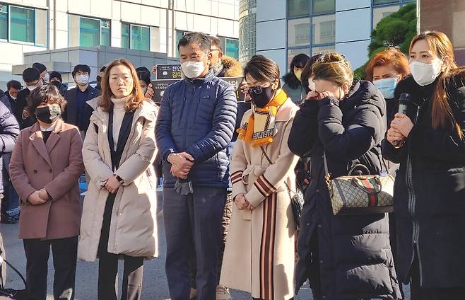 10·29 이태원 참사 유가족들은 사회관계망서비스를 통해 자신들에게 막말을 퍼부은 김미나 창원시의원을 2022년 12월15일 고소했다. 한겨레 최상원 기자