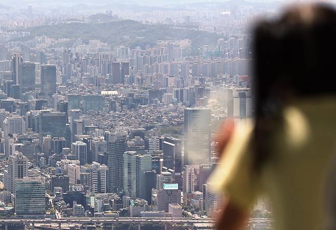 ▲ 사진은 롯데월드타워 전망대 서울스카이에서 바라본 서울 강남 일대의 모습. ⓒ 연합뉴스