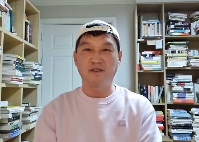 사업가 겸 방송인(개그맨) 고명환 씨가 사회관계망서비스를 통해 '긍정확언'을 찍고 있다. [인스타그램]