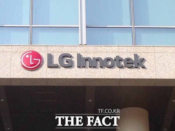 LG이노텍이 지난해 4분기 1700억 원의 영업이익을 냈다. 이는 전년 동기 대비 60.4% 감소한 실적이다. /더팩트 DB