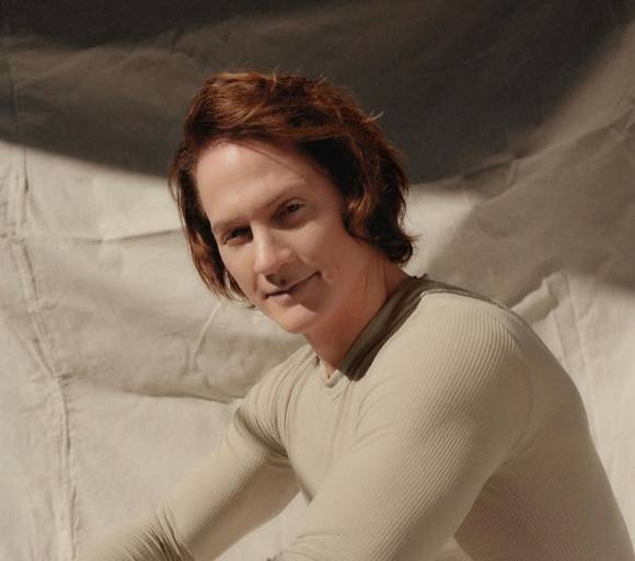 18세 몸으로 ‘회춘’ 위해 매년 200만 달러(약 25억원)을 투자 중인 미국의 억만장자 브라이언 존슨(45). 브라이언 존슨 SNS 캡처