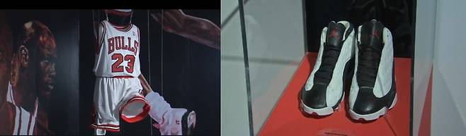 마이클 조던의 시카고 불즈 마지막 시즌 당시 착용한 유니폼 상의와 농구화 에어조던 13 [사진=MBN]
