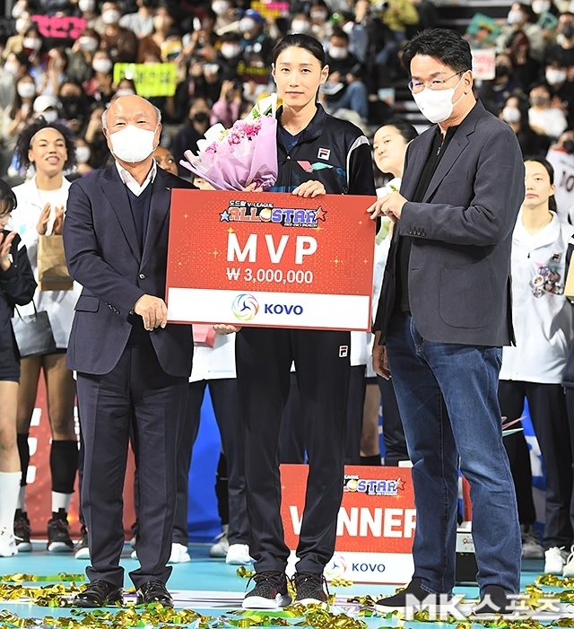김연경이 데뷔 후 처음으로 올스탕전 MVP에 선정됐다. 사진(인천)=천정환 기자
