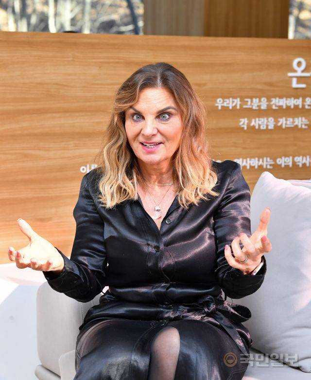 영국 기독교 법률센터 크리스천컨선 대표 안드레아 윌리엄스 변호사가 이날 강연에 앞서 기자간담회를 갖고 있다. 안성=신석현 포토그래퍼