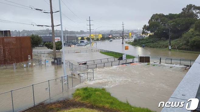 27일(현지시간) 뉴질랜드 오클랜드 집중 호우 현장 2023.01.27 ⓒ 로이터=뉴스1 ⓒ News1 정윤미 기자