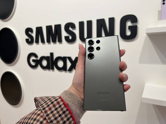 삼성전자 ‘갤럭시S23’ 그린 색상. [박혜림 기자/rim@]