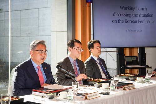 유엔 안보리 이사국 대사 간담회에 참석한 박진 외교장관 [뉴욕=연합뉴스. 외교부 제공]