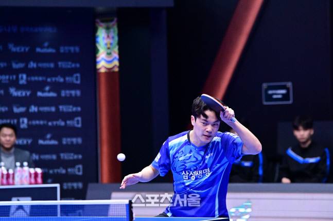 삼성생명을 연승행진을 주도하고 있는 조승민. 한국프로탁구리그