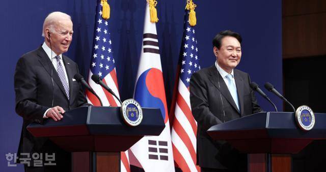 윤석열 대통령과 조 바이든 미국 대통령이 지난해 6월 21일 서울 용산 대통령실 청사 대강당에서 한미정상 공동기자회견을 하고 있다. 서재훈 기자