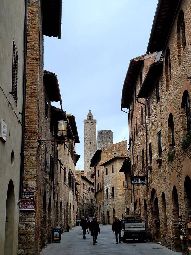 산지미냐노는 중세도시의 그대로의 모습을 간직하고 있다