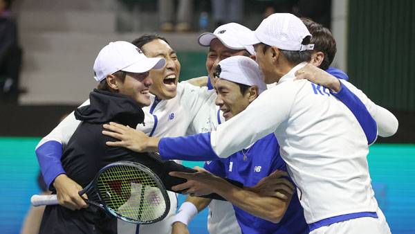 기적 같은 대역전극 완성한 한국, 2년 연속 데이비스컵 16강 진출 [사진 제공 : 연합뉴스]
