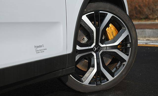 폴스타 2 듀얼 모터