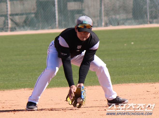 KT 위즈 김상수가 수비훈련을 하고 있다. 투산=권인하 기자