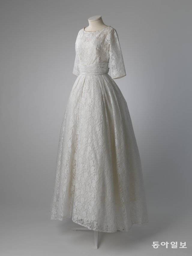 노라 노의 웨딩드레스(1962). 서울공예박물관 제공