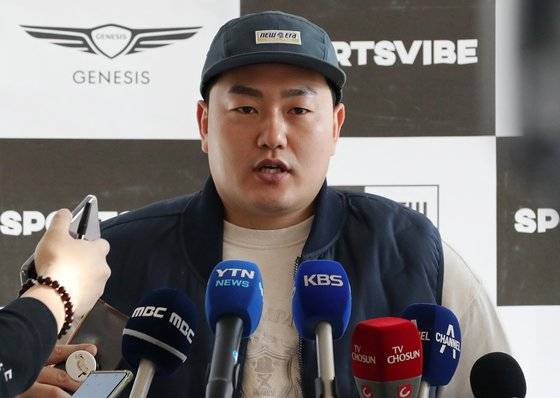 지난달 8일 출국 전 "구단을 잘 설득하겠다"며 WBC 출전에 강한 의지를 보였던 최지만. 뉴스1