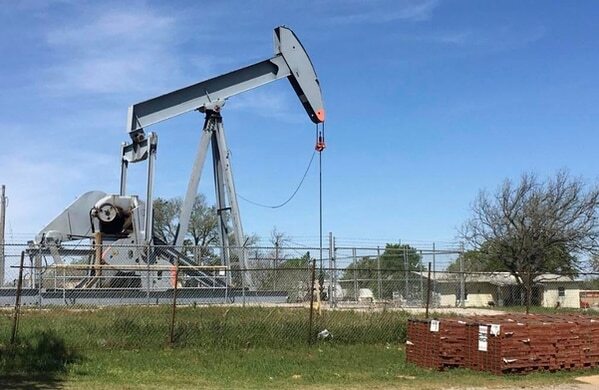 미국 오클라호마에 있는 한 석유 펌프.
