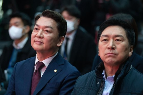 국민의힘 당 대표 후보인 김기현 후보와 안철수 후보가 지난 7일 오전 서울 강서구 ASSA빌딩 방송스튜디오에서 열린 국민의힘 제3차 전당대회 비전발표회에 참석해있다. 국회사진기자단