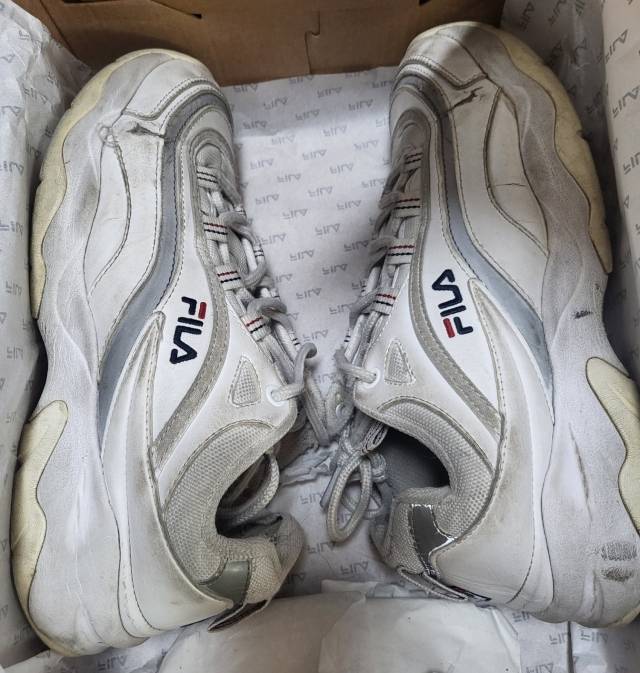 최모씨가 지난달 31일 배송받은 신발 사진. 최씨 제공