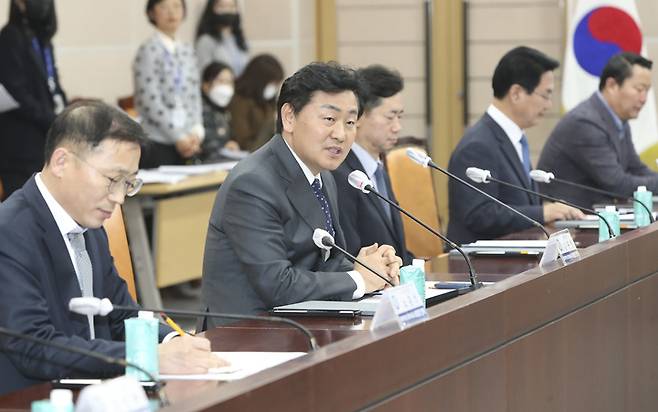 [전주=뉴시스] 8일 전북도청 종합상황실에서 개최된 ‘전북특별자치도’의 성공적 추진을 위한 업무협약식에서 김관영 전북지사가 인사말을 하고 있다. 2023.02.08   *재판매 및 DB 금지