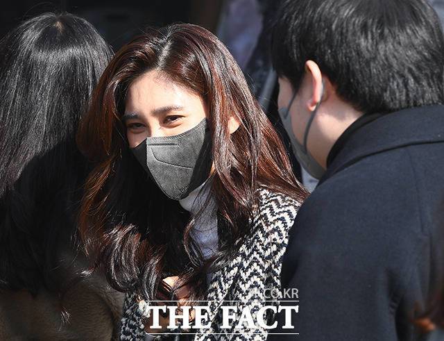 이날 이부진 사장은 취재진에게 추운데 고생이 많다며 아들의 졸업을 축하해줘서 감사하다고 말했다. /이동률 기자