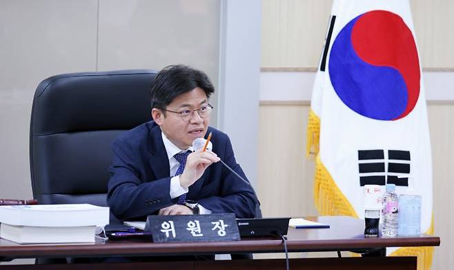 유국희 원자력안전위원회 위원장이 9일 열린 제171회 원안위 회의를 진행하고 있다. 원안위 제공