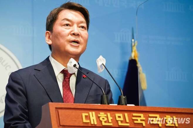 안철수 국민의힘 의원이 지난달 9일 오전 서울 여의도 국회 소통관에서 당대표 출마 선언 기자회견을 하고 있다.&nbsp; &nbsp;사진=임형택 기자