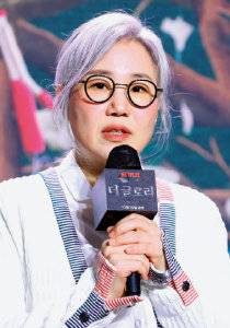 2022년 12월 20일 넷플릭스 ‘더 글로리’ 제작발표회에 참석한 김은숙 작가.