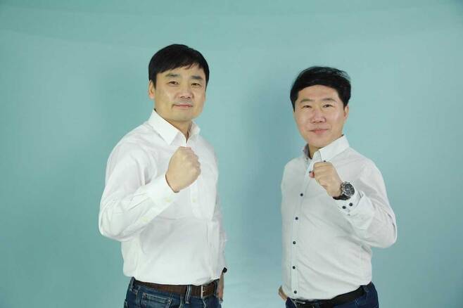윤창현 제12대 언론노조 위원장 당선자(왼쪽)와 전대식 수석부위원장 당선자