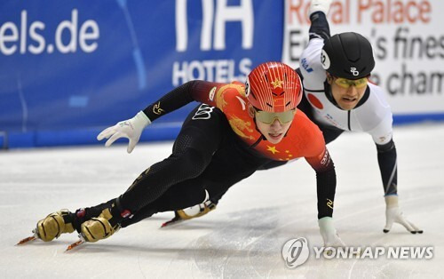 2022~23시즌 월드컵 5차 대회에서의 린샤오쥔. AP=연합뉴스