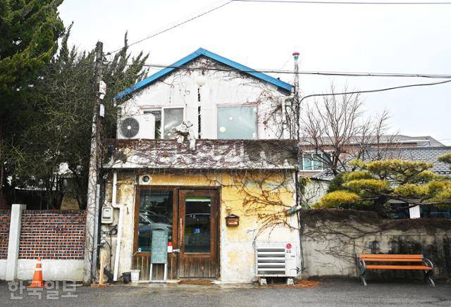 '봉봉방앗간'은 실제 남문방앗간을 개조한 카페다.