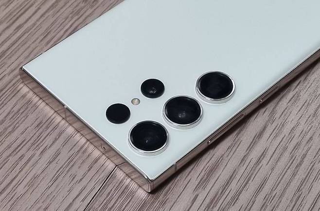 갤럭시S23 울트라의 카메라 구성